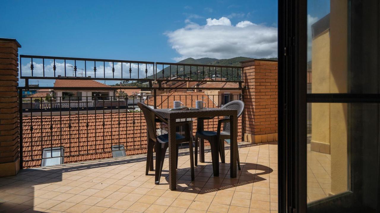 Dei Mille 31 B Apartment Albenga Exterior photo