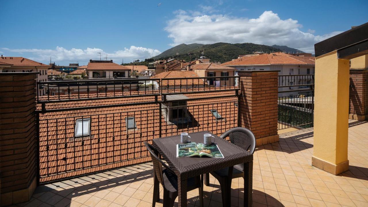 Dei Mille 31 B Apartment Albenga Exterior photo